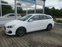 Gebraucht Hyundai i30 Pure 101 PS (74 kW) 2018 Weiß Kombi