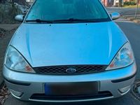 Gebraucht Ford Focus Trend 101 PS (74 kW) 2004 Grau Limousine