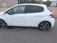 Gebraucht Peugeot 208 Allure 120 PS (88 kW) 2018 Weiß Kleinwagen