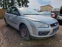 Second-hand Ford Focus 101 CP (74 kW) 2005 Argintiu Berlinǎ