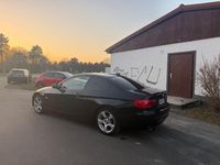 Gebraucht BMW 320 170 PS (125 kW) 2011 Schwarz Coupé