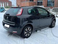 Gebraucht Fiat Punto Young 69 PS (50 kW) 2016 Schwarz Kleinwagen