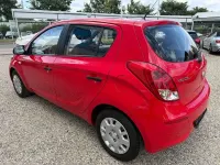 Gebraucht Hyundai i20 Edition 86 PS (63 kW) 2013 Rot Kleinwagen
