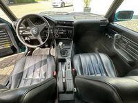 Używany BMW 320 Performance 150 KM (110 kW) 1991 Zielony Sedan/Limuzyna