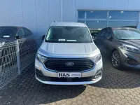 Gebraucht Ford Tourneo Titanium 122 PS (89 kW) 2023 Cyclone stardust silver Van / Kleinbus
