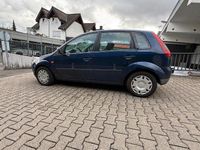 Gebraucht Ford Fiesta Ambiente 59 PS (43 kW) 2002 Blau Kleinwagen