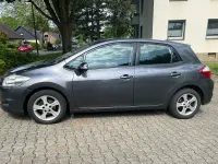Gebraucht Toyota Auris Executive 132 PS (97 kW) 2012 Grau Limousine