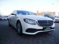 Gebraucht Mercedes E200 150 PS (110 kW) 2019 Hellelfenbein  unilack Limousine