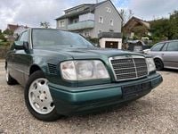 Używany Mercedes E300 147 KM (108 kW) 1990 Zielony Sedan/Limuzyna