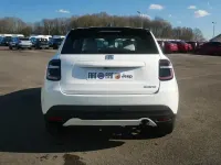 Neu Fiat 600 Icon 110 PS (80 kW) 2026 Gelato weiss SUV
