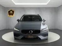 Gebraucht Volvo V60 Core 163 PS (119 kW) 2023 Thunder grey / metallic Kombi