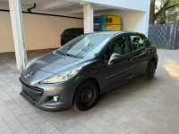 Gebraucht Peugeot 207 95 PS (69 kW) 2011 Grau Limousine