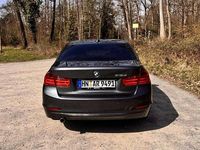 Gebraucht BMW 318 143 PS (105 kW) 2013 Grau Limousine