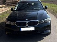 Gebraucht BMW 320e Advantage 163 PS (119 kW) 2021 Schwarz Kombi
