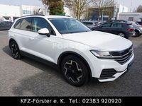 Gebraucht VW Touareg 231 PS (169 kW) 2024 Weiß SUV