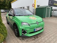Gebraucht Renault 5 E-Tech Komfort 110 kW (150 PS) 2024 Pop green!, black pearlschwar Kleinwagen