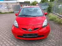 Gebraucht Toyota Aygo 68 PS (50 kW) 2008 Rot Kleinwagen
