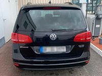 Second-hand VW Sharan 170 CP (125 kW) 2012 Negru Monovolum
