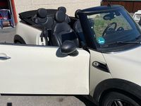 Second-hand Mini Cooper Cabriolet 2012 Alb Cabrio