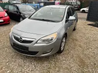 Gebraucht Opel Astra 95 PS (69 kW) 2011 Silber Kombi