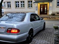 Gebraucht Mercedes E220 143 PS (105 kW) 2002 Silber Limousine