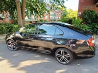 Gebraucht Skoda Rapid Ambition 105 PS (77 kW) 2015 Schwarz Kleinwagen