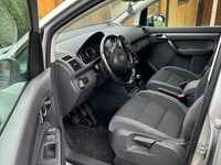 Gebraucht VW Touran Trendline 105 PS (77 kW) 2014 Silber Van / Kleinbus