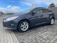 Gebraucht Ford Focus Ambiente 95 PS (69 kW) 2013 Blau Limousine