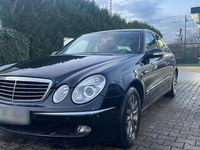 Gebraucht Mercedes E240 176 PS (129 kW) 2005 Schwarz Limousine