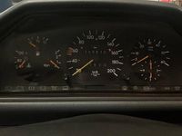 Gebraucht Mercedes E250 94 PS (69 kW) 1989 Blau Limousine