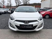 Gebraucht Hyundai i30 Style 99 PS (72 kW) 2014 Weiß Limousine