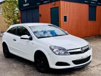 Gebraucht Opel Astra GTC Selection 90 PS (66 kW) 2009 Weiß Limousine