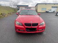 Gebraucht BMW 320 170 PS (125 kW) 2008 Rot Limousine