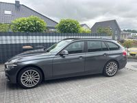 Gebraucht BMW 330 Advantage 258 PS (189 kW) 2019 Grau Kombi