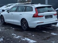 Gebraucht Volvo V60 Momentum 190 PS (139 kW) 2019 Weiß Kombi