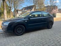 Gebraucht Ford Focus 80 PS (58 kW) 2004 Blau Kleinwagen