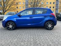 Gebraucht Hyundai i20 76 PS (55 kW) 2009 Blau Kleinwagen