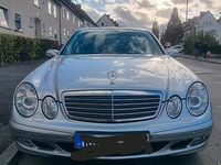 Gebraucht Mercedes E220 150 PS (110 kW) 2005 Silber Limousine