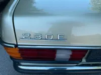 Gebraucht Mercedes 230 136 PS (100 kW) 1981 Grün Limousine