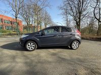 Gebraucht Ford Fiesta Titanium 97 PS (71 kW) 2011 Grau Kleinwagen