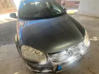 Second-hand VW Jetta 105 CP (77 kW) 2005 Gri Berlinǎ
