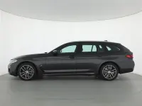 Gebraucht BMW 520 M Sport 190 PS (139 kW) 2023 Sophistograu brillanteffekt metallic Limousine
