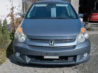 Käytetty Honda Stream 156 HP (114 kW) 2004 Harmaa Tila-auto