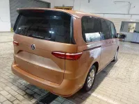 Gebraucht VW Multivan 150 PS (110 kW) 2024 Copper bronze metallic Van / Kleinbus