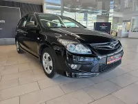 Gebraucht Hyundai i30 Comfort 127 PS (93 kW) 2011 Schwarz Kombi
