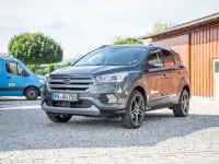 Gebraucht Ford Kuga Titanium 180 PS (132 kW) 2018 Grau SUV