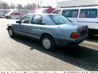 Gebraucht Mercedes E300 179 PS (131 kW) 1988 Blau Limousine