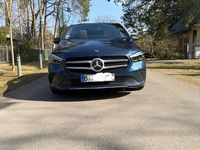 Gebraucht Mercedes B200 163 PS (119 kW) 2019 Blau Van / Kleinbus