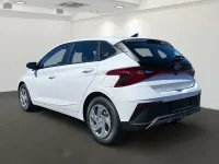Gebraucht Hyundai i20 Select 101 PS (74 kW) 2025 Purple (atlas white / sol) Limousine