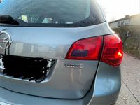 Gebraucht Opel Astra Edition 140 PS (102 kW) 2012 Grau Kombi